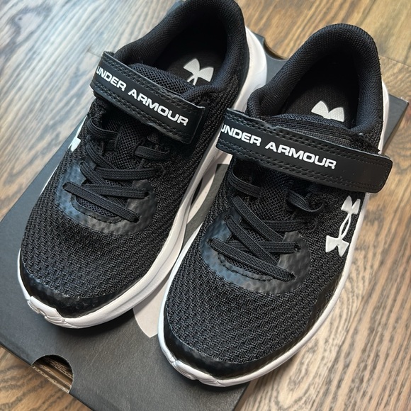 NWT Preschooler Under Armor shoes - Picture 2 of 5